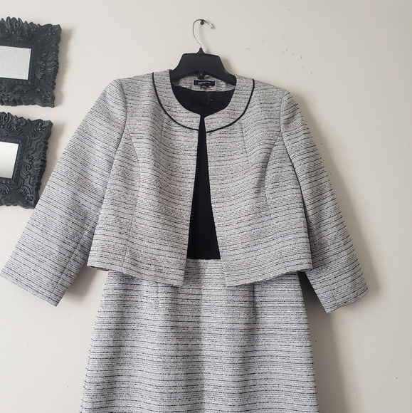 JONES New York Black And Silver Tweed Dress Suit. - Picture 10 of 16